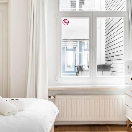 Riverbridge - Historic Center Canal District Pansiyon Amsterdam