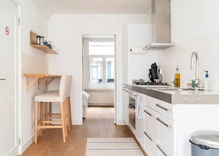 Riverbridge - Historic Center Canal District Pansiyon Amsterdam