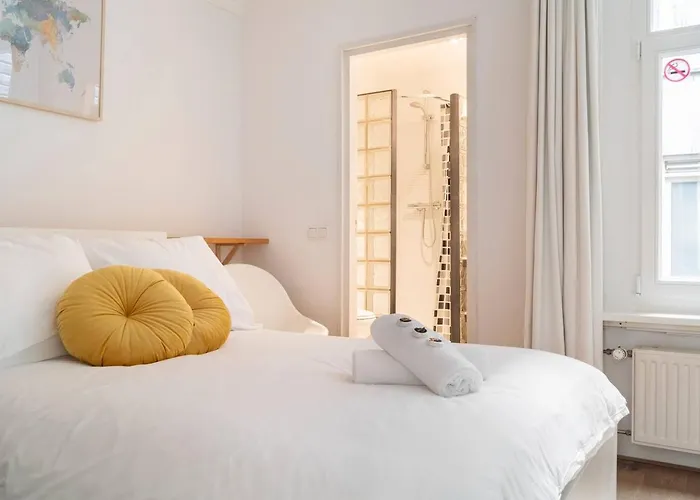 Pansiyon Riverbridge - Historic Center Canal District *