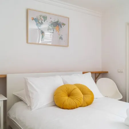 Homestay Riverbridge - Historic Center Canal District
