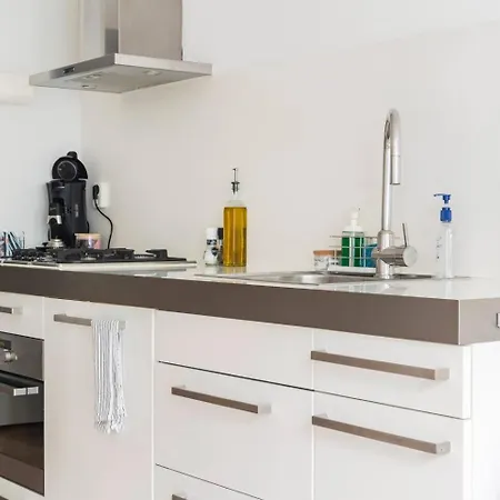 Homestay Riverbridge - Historic Center Canal District *